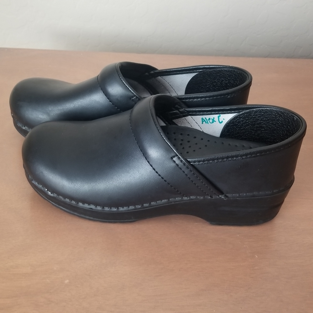 Womens Dansko Nurse Clogs Sz 38 Sz8